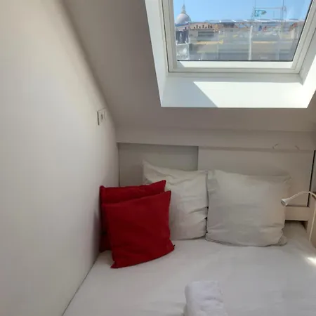Апартаменты Place Maubert Vue Calme Clair Lift Ac